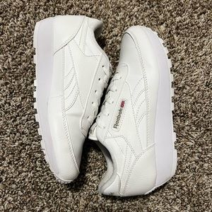 Size 7.5 women’s Reebok shoes